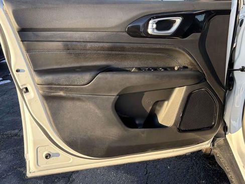 New 2026 Jeep Compass Latitude image 15