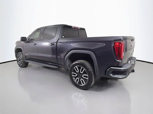Used 2022 GMC Sierra 1500 AT4 w/ Technology Package AWD/4WD image 8