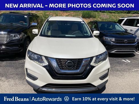 Used 2019 Nissan Rogue SV w/ Premium Package AWD/4WD image 2