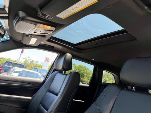 Used 2020 Jeep Grand Cherokee Limited AWD/4WD image 17