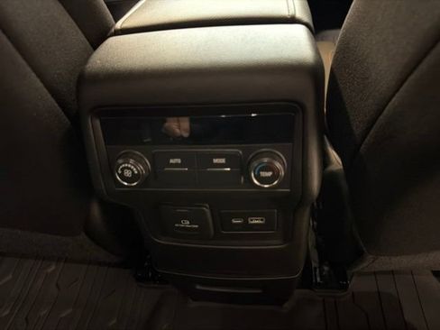 Used 2023 GMC Acadia AT4 AWD/4WD image 39