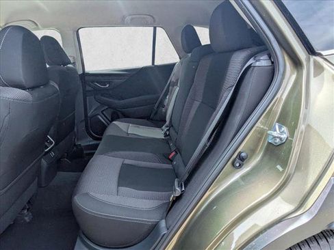 Used 2025 Subaru Outback Premium AWD/4WD image 13