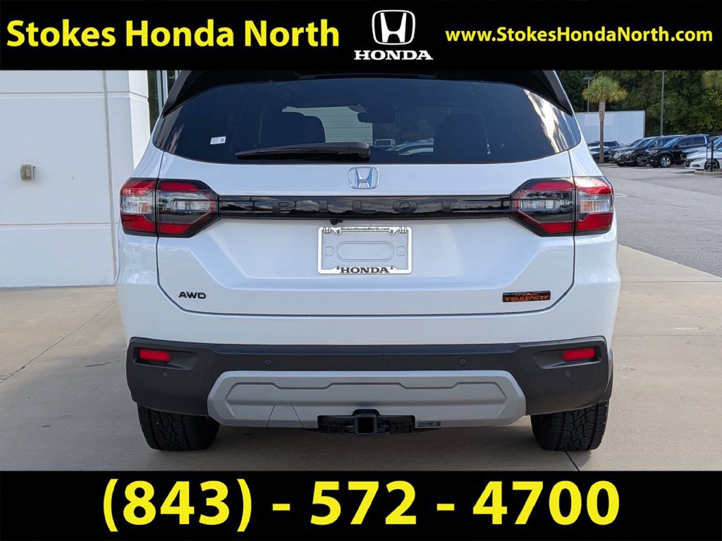 Used 2025 Honda Pilot TrailSport image 5