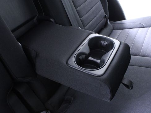 Used 2019 Ford Edge SE image 15