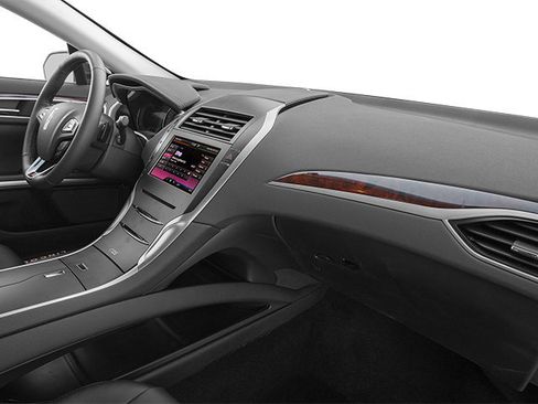 Used 2014 Lincoln MKZ FWD image 18