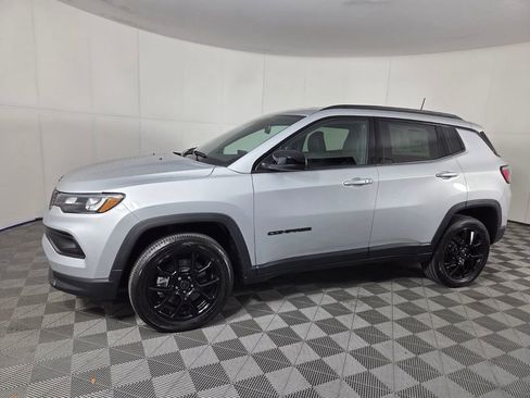 New 2026 Jeep Compass Latitude image 8