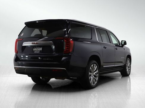 Used 2023 GMC Yukon XL Denali AWD/4WD image 6