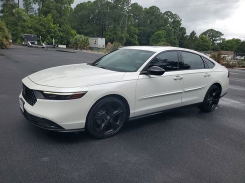 Used 2023 Honda Accord Sport image 3