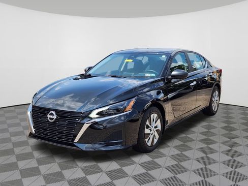 Certified 2025 Nissan Altima 2.5 S FWD image 2