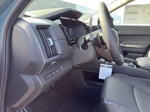 New 2026 Nissan Pathfinder SL image 14