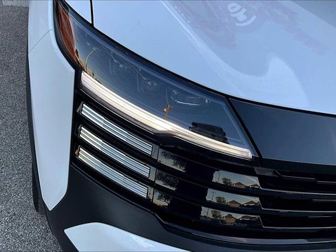 New 2026 Nissan Kicks SV image 18