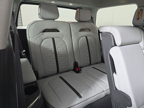 Used 2024 Rivian R1S Adventure AWD/4WD image 25