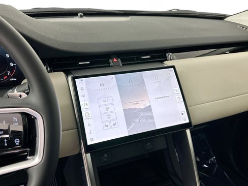 Used 2025 Land Rover Discovery Sport S image 12