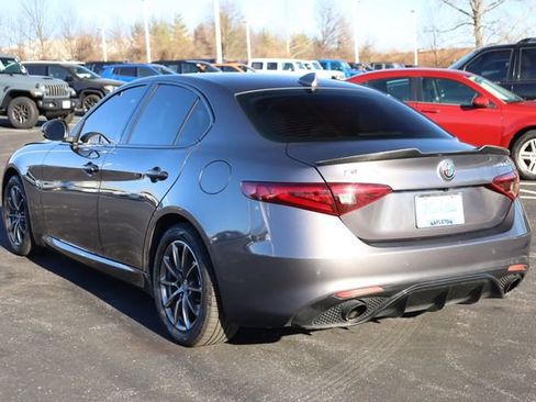 Used 2018 Alfa Romeo Giulia AWD image 6