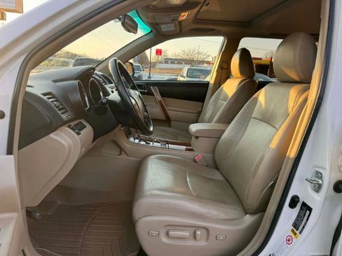Used 2013 Toyota Highlander Limited image 10