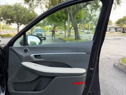 Used 2025 Hyundai Sonata SE FWD image 16