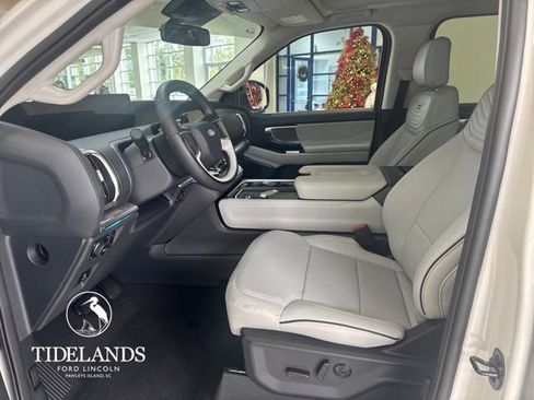 New 2025 Ford Expedition Platinum w/ Platinum Ultimate Package image 11