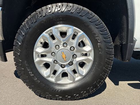 Used 2023 Chevrolet Silverado 2500 LT w/ Convenience Package AWD/4WD image 14