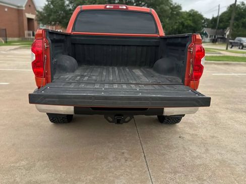 Used 2017 Toyota Tundra SR5 w/ SR5 Upgrade Package AWD/4WD image 8