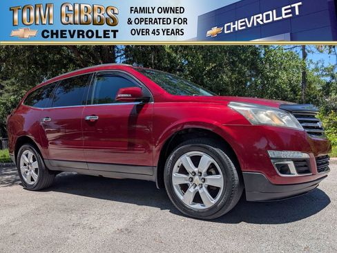 Used 2017 Chevrolet Traverse LT w/ Style and Technology Package FWD image 1