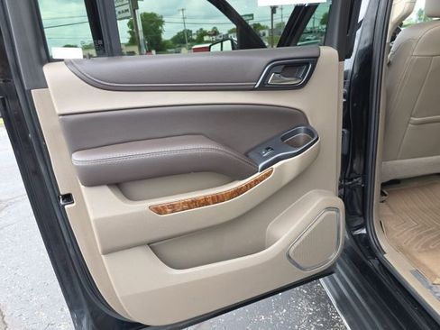 Used 2017 Chevrolet Suburban Premier AWD/4WD image 44