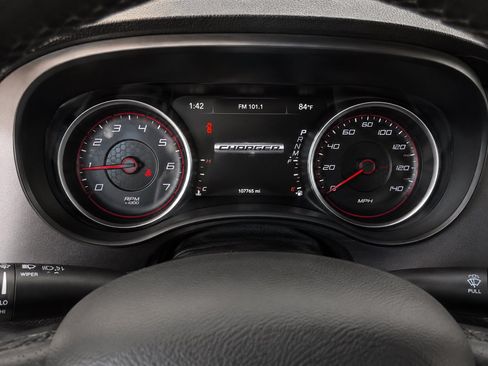 Used 2019 Dodge Charger SXT RWD image 12