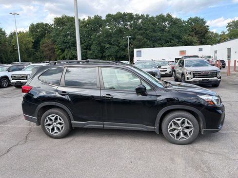 Used 2020 Subaru Forester Premium AWD/4WD image 19