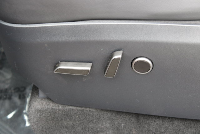 Used 2024 Tesla Model Y Performance AWD/4WD image 28