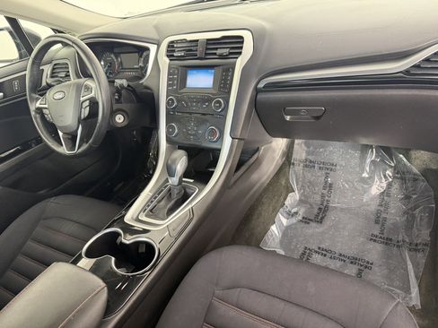 Used 2016 Ford Fusion SE w/ Equipment Group 201A FWD image 11