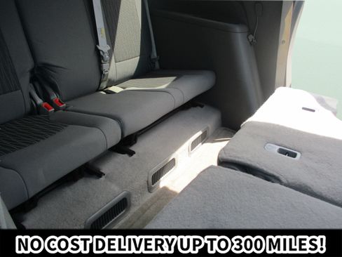 Used 2013 Chevrolet Traverse LS FWD image 17
