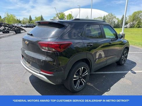 Used 2023 Chevrolet TrailBlazer LT FWD image 3