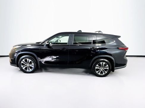 Certified 2026 Toyota Highlander XLE AWD/4WD image 4