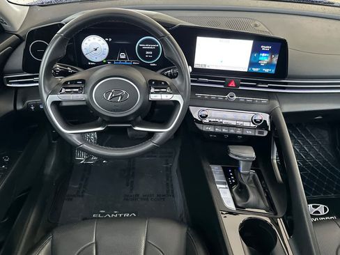 Used 2023 Hyundai Elantra Limited FWD image 14