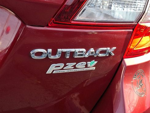 Used 2017 Subaru Outback 2.5i Limited image 20