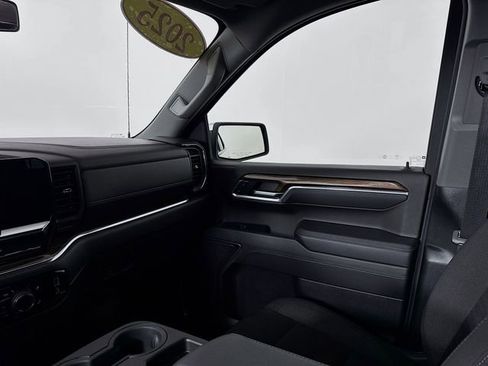 Used 2025 Chevrolet Silverado 1500 LT image 24