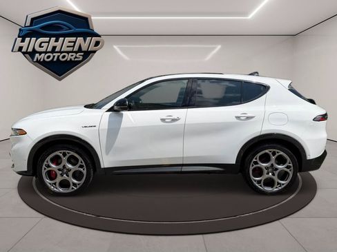 Used 2024 Alfa Romeo Tonale Veloce w/ Active Assist Package AWD/4WD image 3