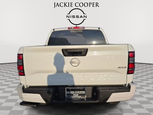 New 2025 Nissan Frontier SV AWD/4WD image 4