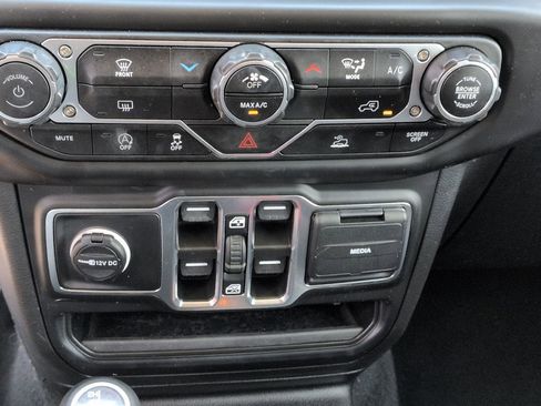 Used 2023 Jeep Gladiator Sport AWD/4WD image 18