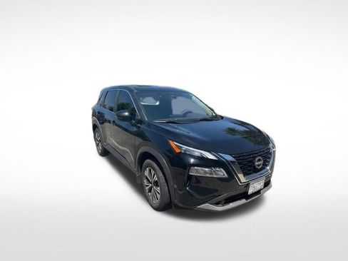 Used 2022 Nissan Rogue SV FWD image 3