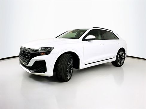 Used 2025 Audi Q8 Premium Plus w/ Premium Plus Package image 2