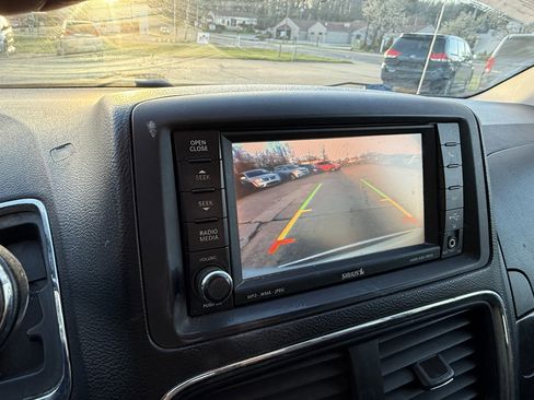 Used 2011 Dodge Grand Caravan Crew w/ Safety Sphere Group image 19