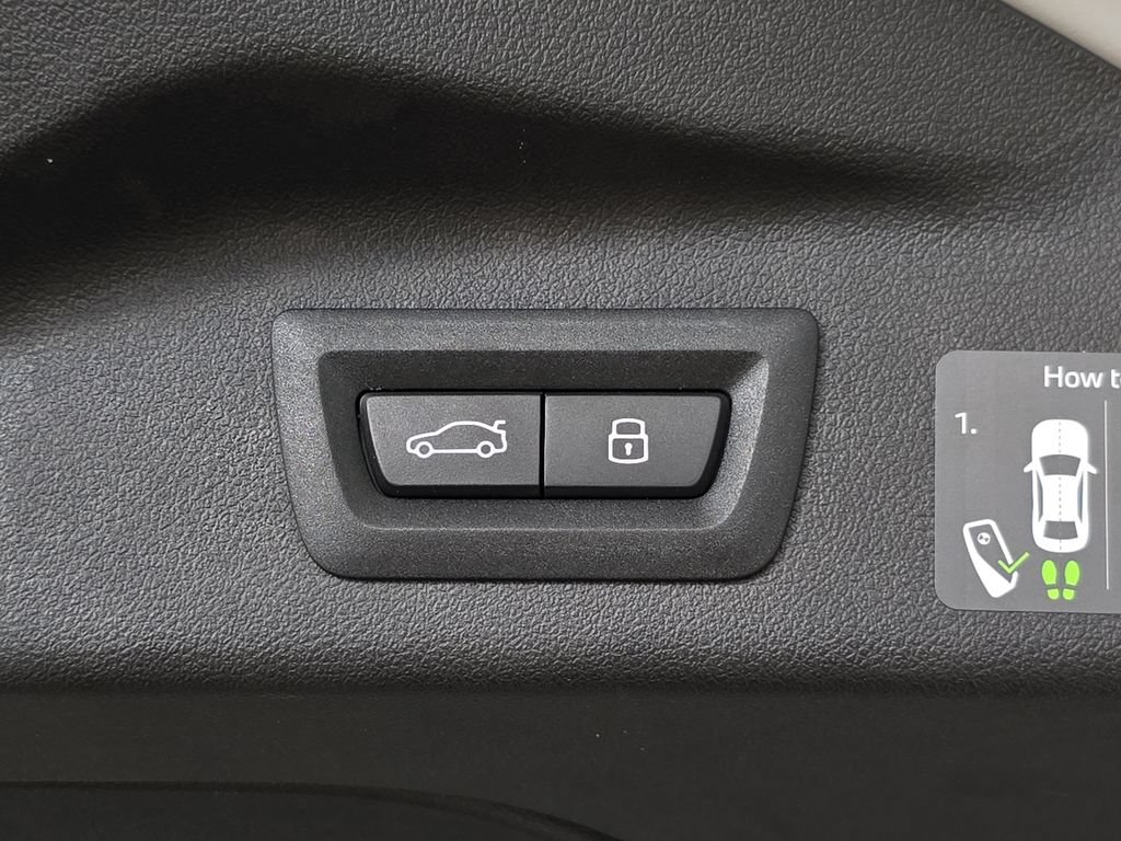 Used 2026 BMW X7 xDrive40i AWD/4WD image 31