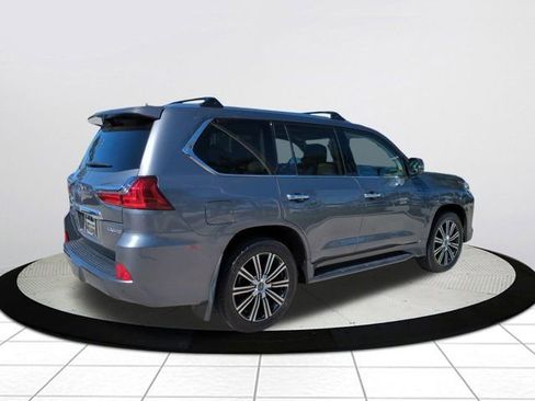 Used 2019 Lexus LX 570 4WD w/ Luxury Package image 3