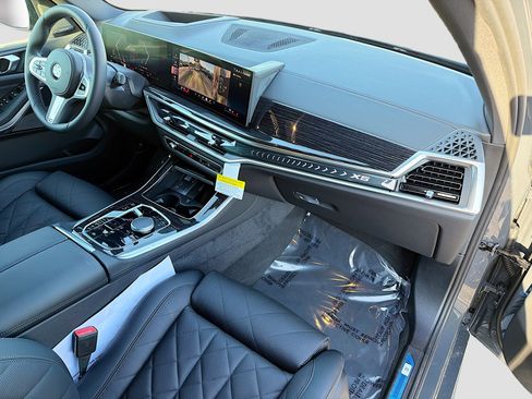 New 2026 BMW X5 xDrive40i w/ M Sport Package image 14