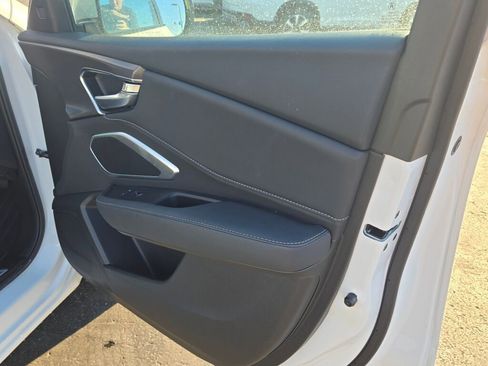 Certified 2025 Acura RDX SH-AWD image 9