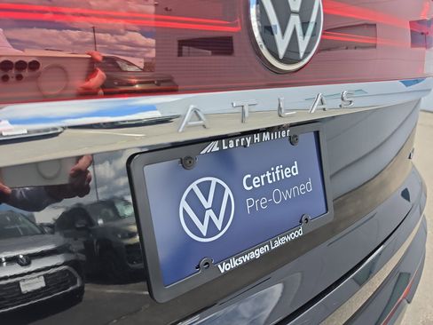 Used 2025 Volkswagen Atlas Cross Sport SE w/ Panoramic Sunroof Package image 27