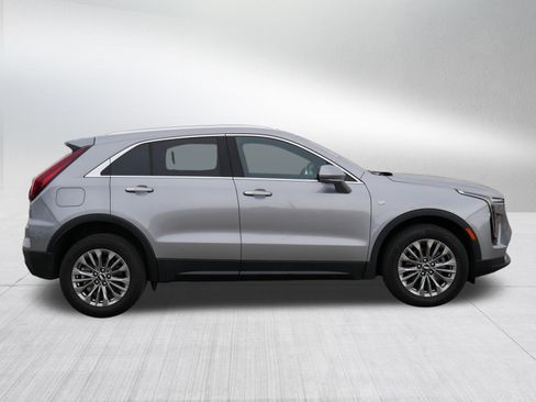 Used 2025 Cadillac XT4 Premium Luxury image 8