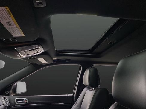 Used 2021 Jeep Grand Cherokee Limited w/ Trailer Tow Group IV image 7