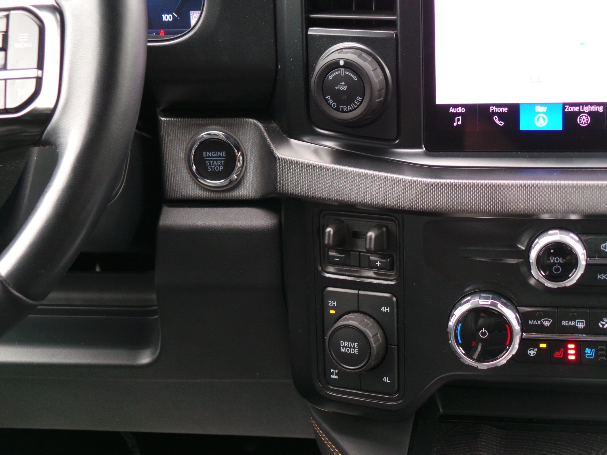 Used 2024 Ford F250 Platinum w/ FX4 Off-Road Package AWD/4WD image 17