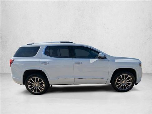 Used 2023 GMC Acadia Denali image 4